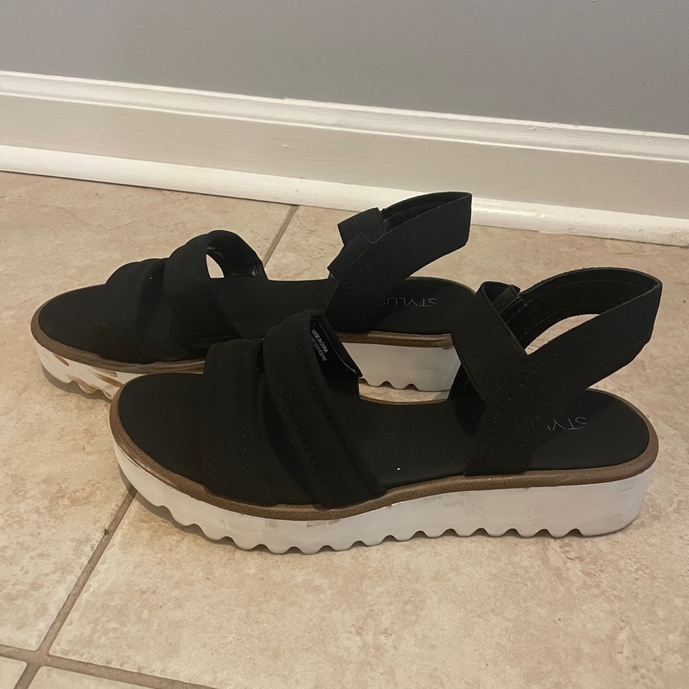 platform sandals - Picture 2 of 2